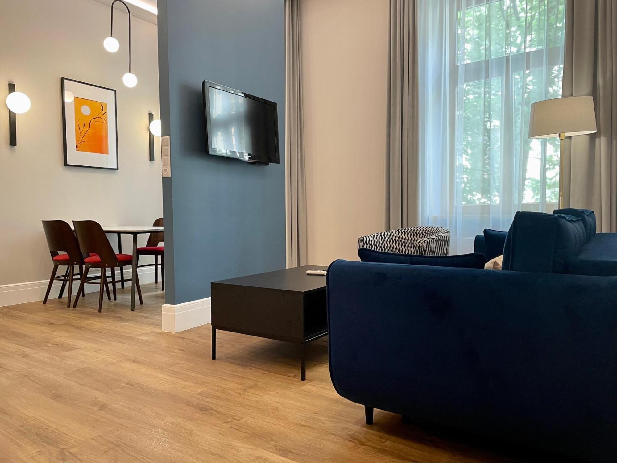 Golden Queen Apartments City Center — Photos 3